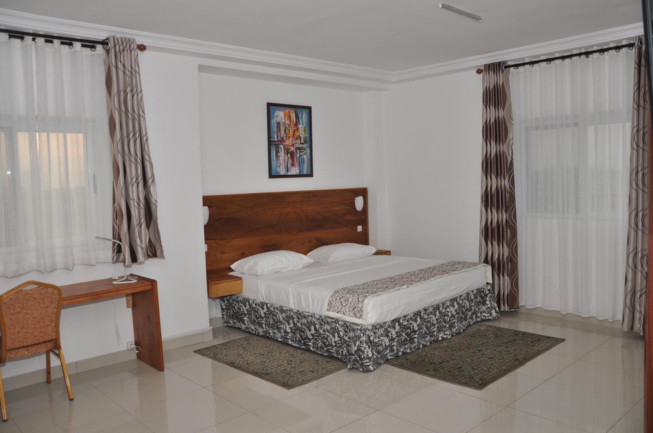Rosalie'S Suites Lomé Exterior foto